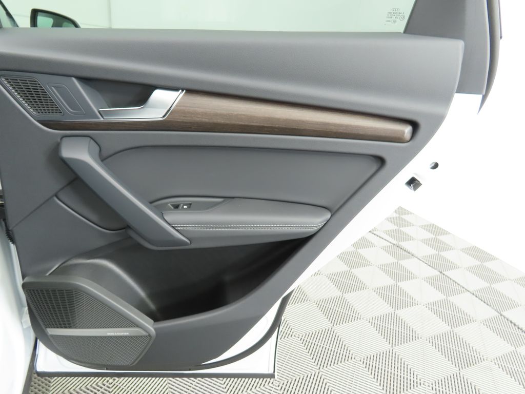 2025 Audi Q5  27