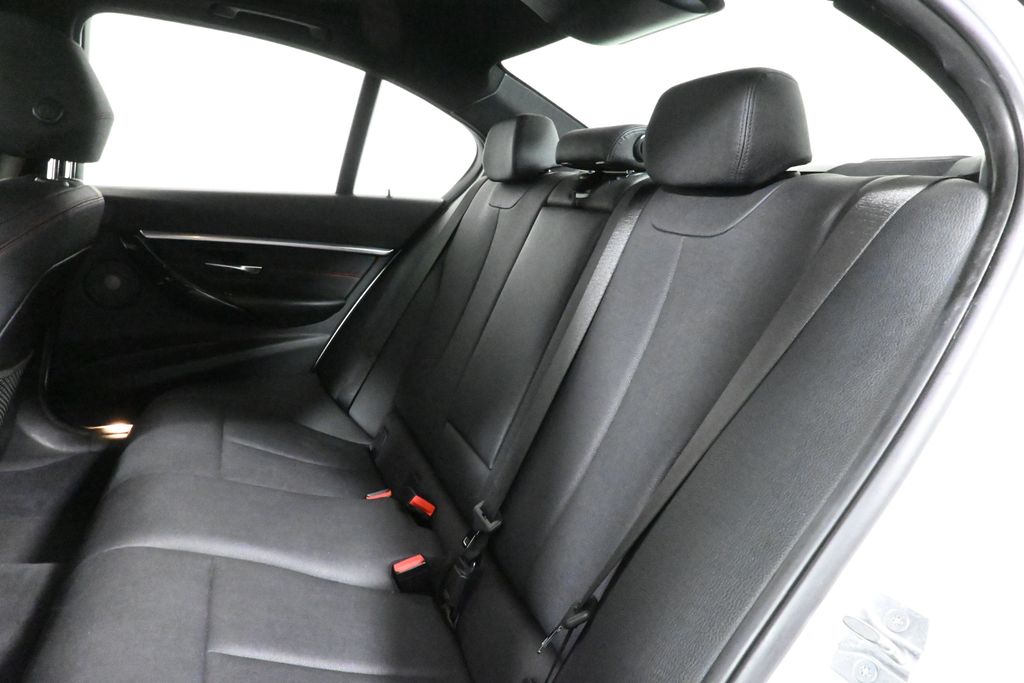 2018 BMW 3 Series 330i xDrive 5