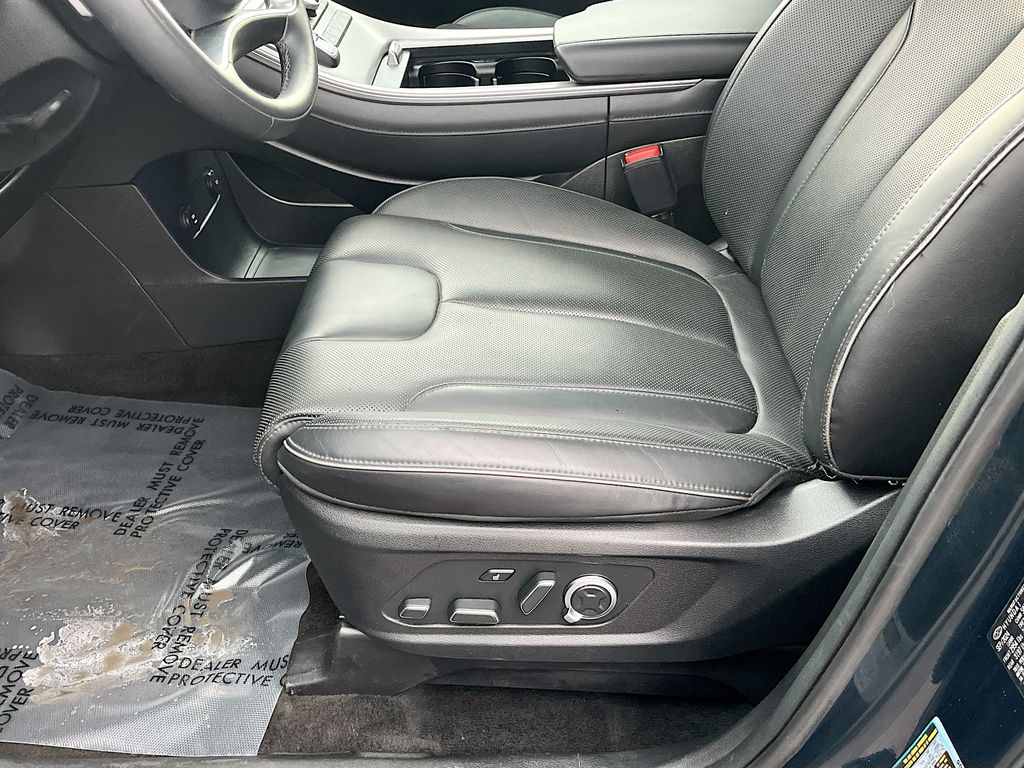 Used 2025 Green Hyundai Calligraphy image 20