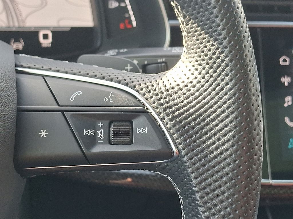 Thumbnail: 2023 Audi SQ8 - 23