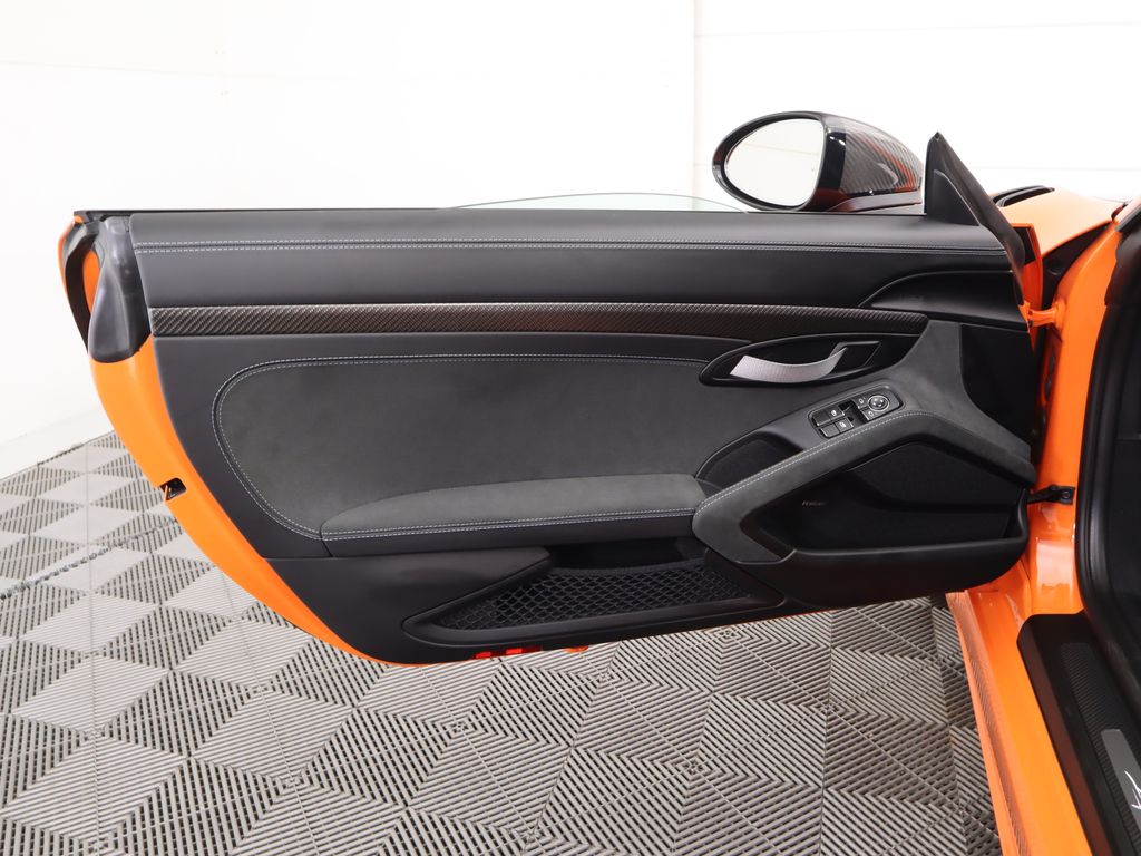 Thumbnail: 2025 Porsche  - 23