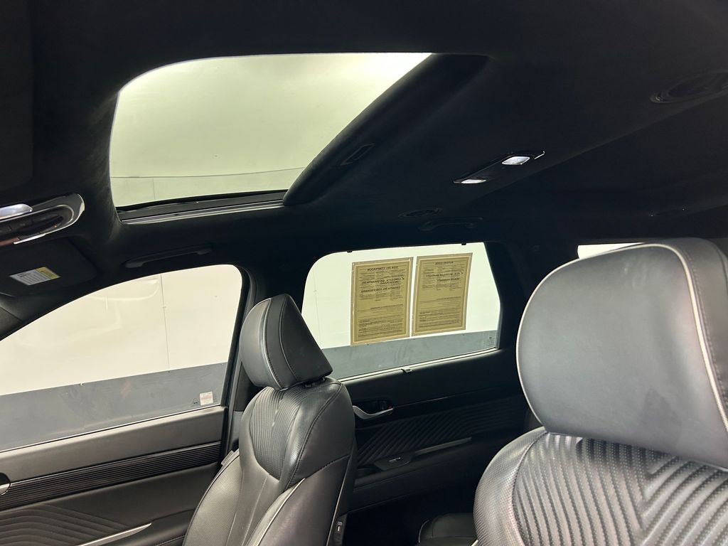 Used 2024 Robust Emerald Hyundai Calligraphy image 14