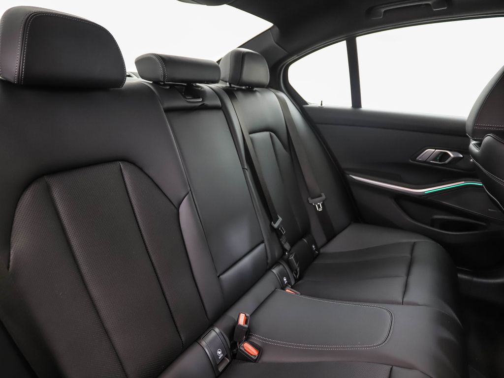 Thumbnail: 2023 BMW 3 Series - 26