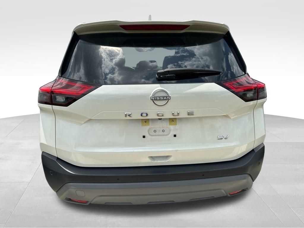 2023 Pearl White Tricoat Nissan Rogue SV FWD SUV