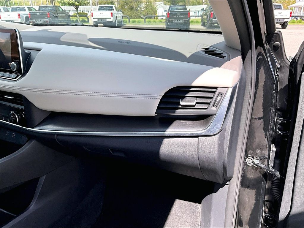 2023 Nissan Rogue — photo 13