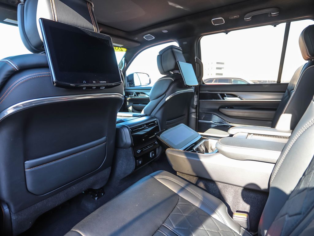 Thumbnail: 2023 Jeep Grand Wagoneer L - 13