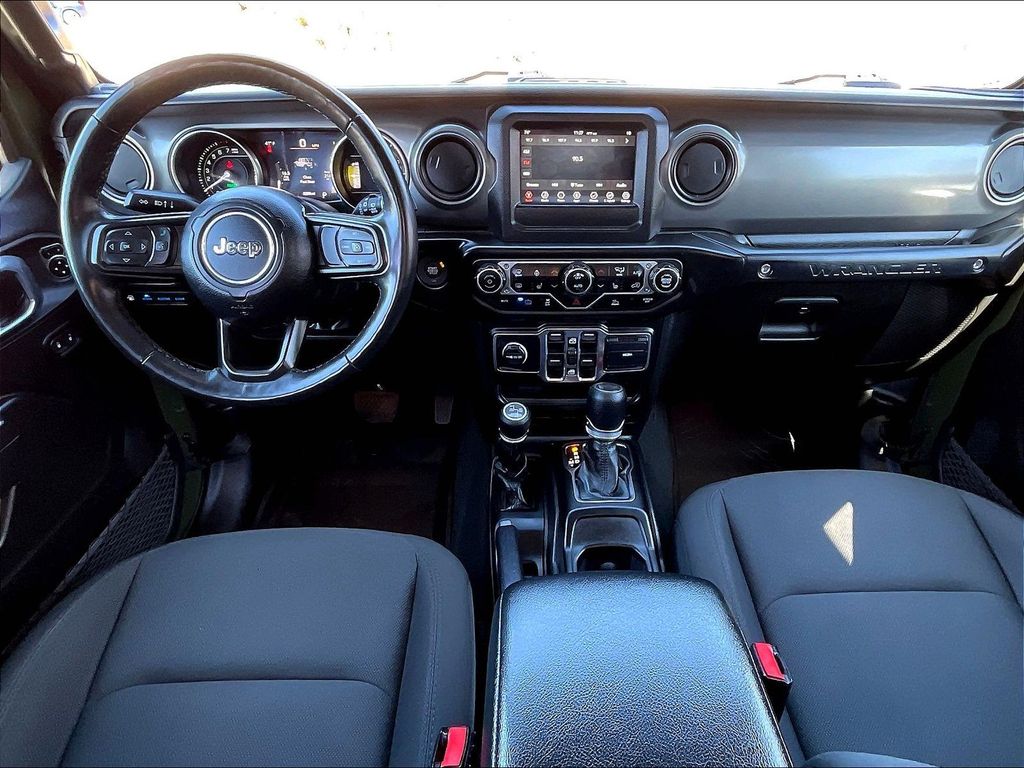 2023 Jeep Wrangler — photo 21