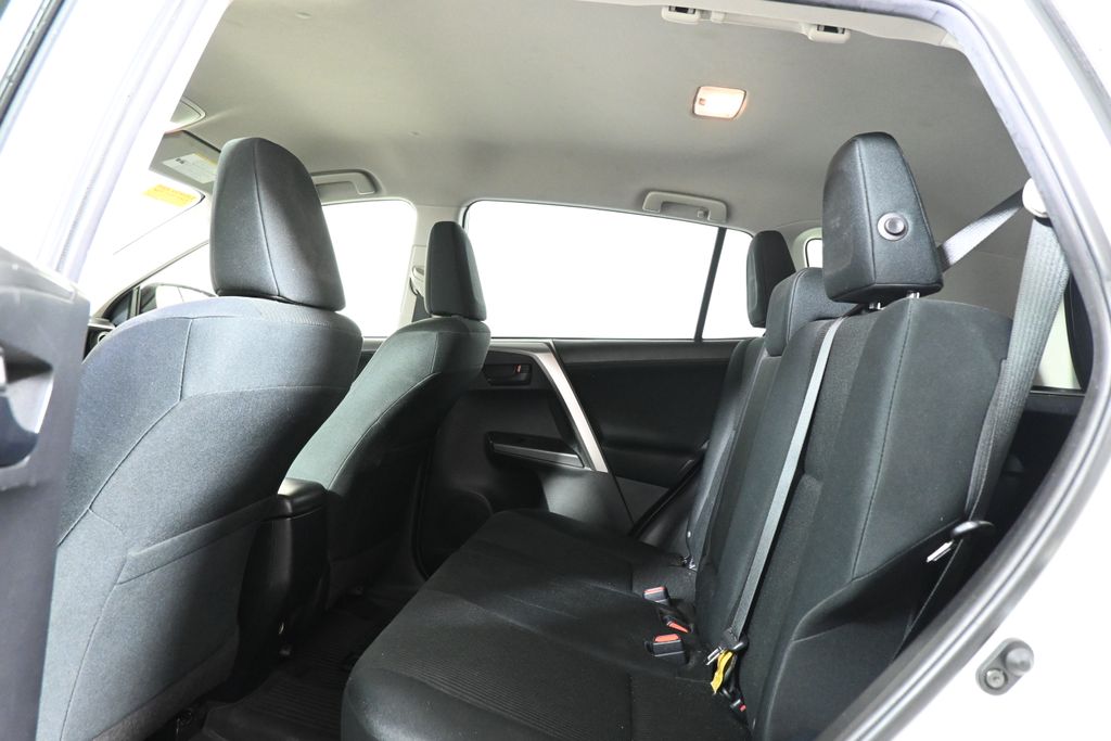 Thumbnail: 2018 Toyota RAV4 - 30