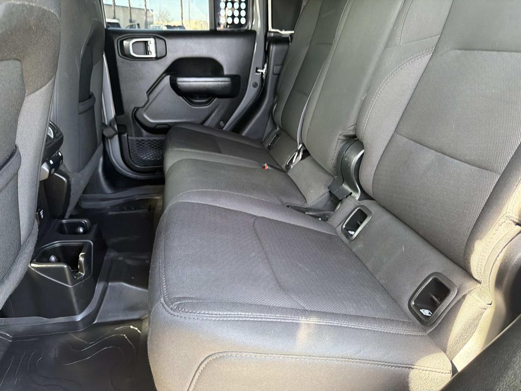 Used 2023 Jeep Gladiator Willys 4D Crew Cab