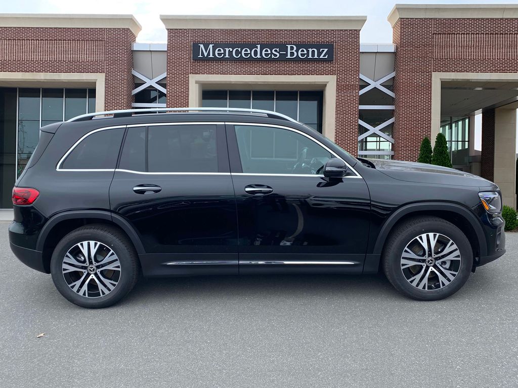 Thumbnail: 2025 Mercedes-Benz GLB - 4