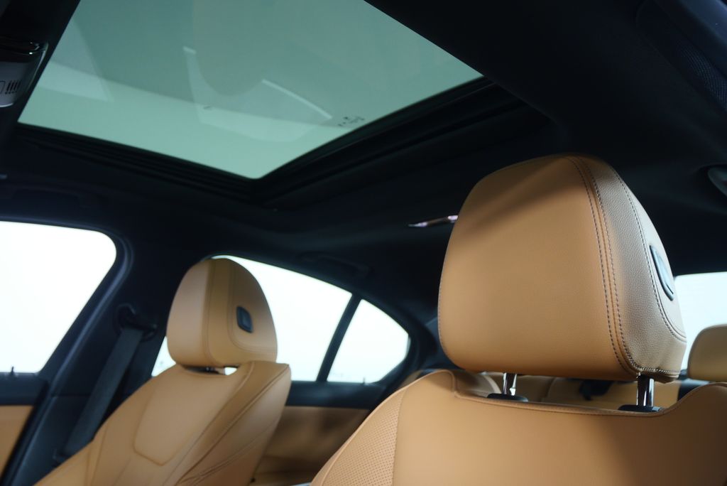 Thumbnail: 2025 BMW 3 Series - 11