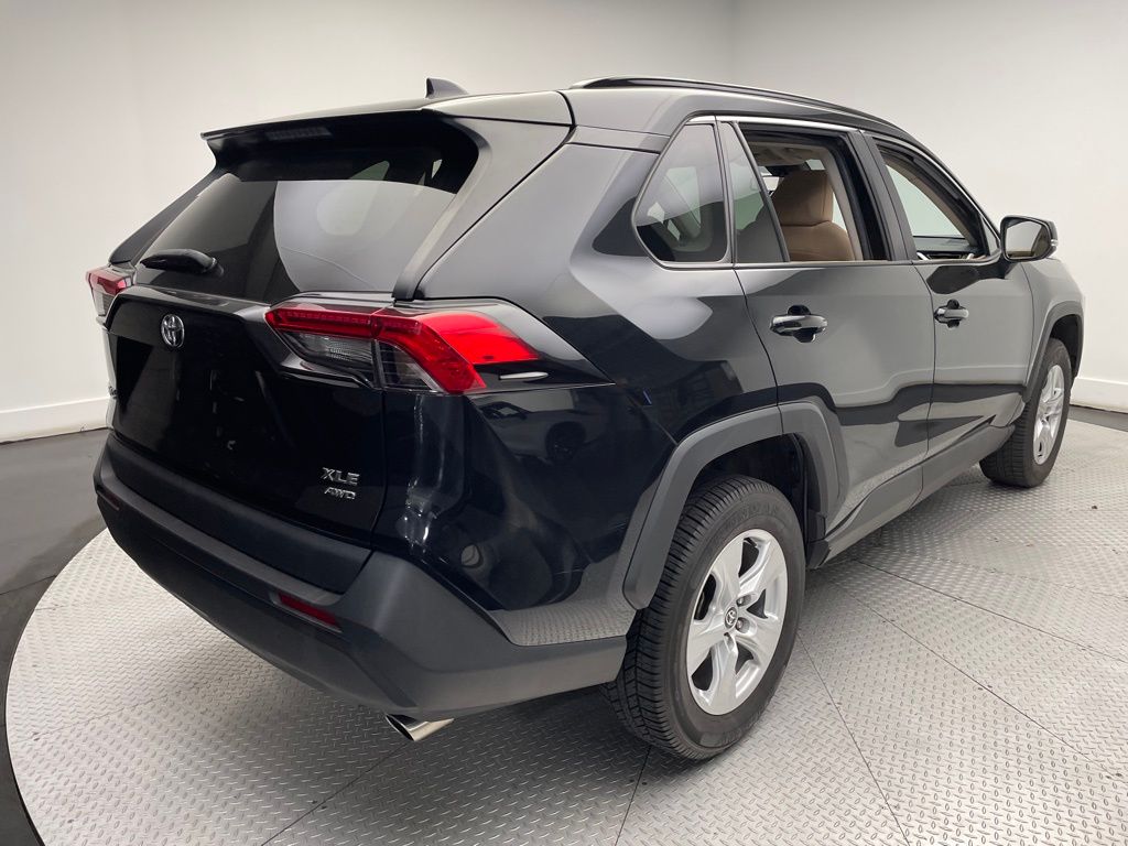 2021 Toyota RAV4 XLE 5