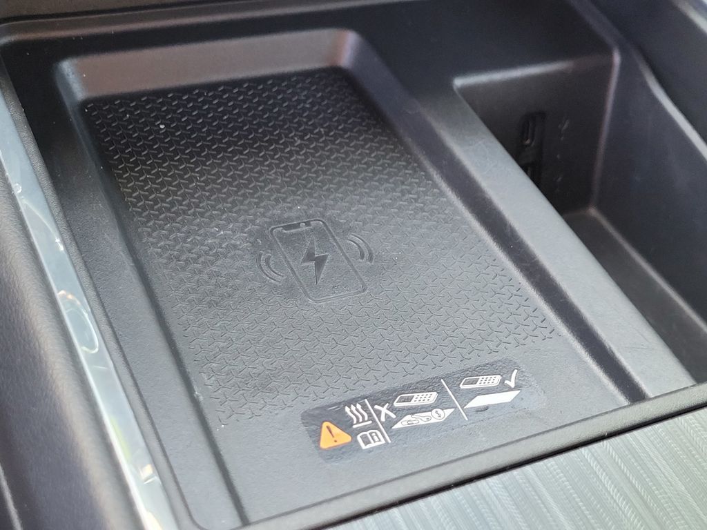 Used 2024 Black GMC Elevation image 21