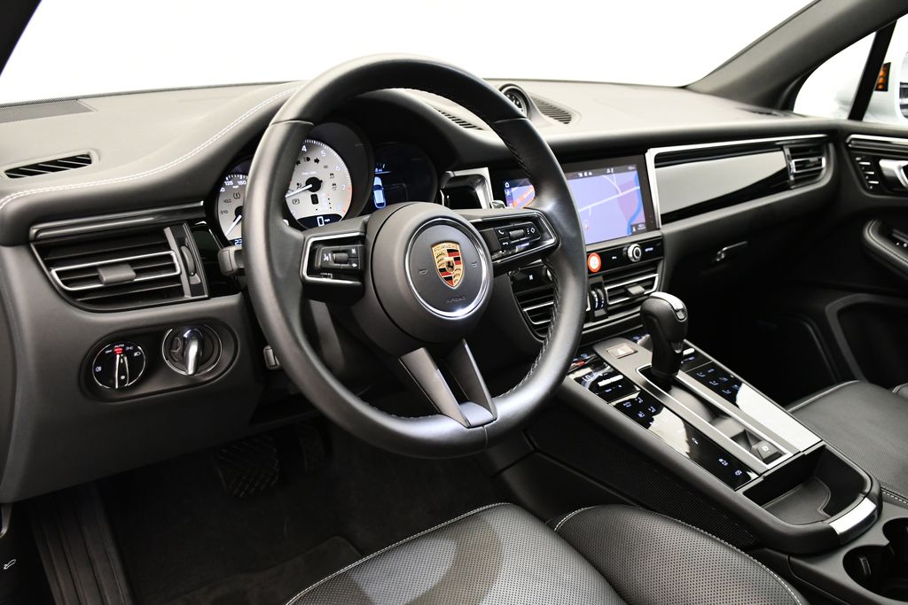 2022 Porsche Macan S 19