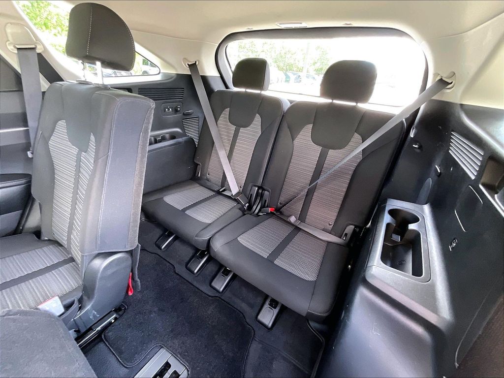 2023 Kia Sorento — photo 16