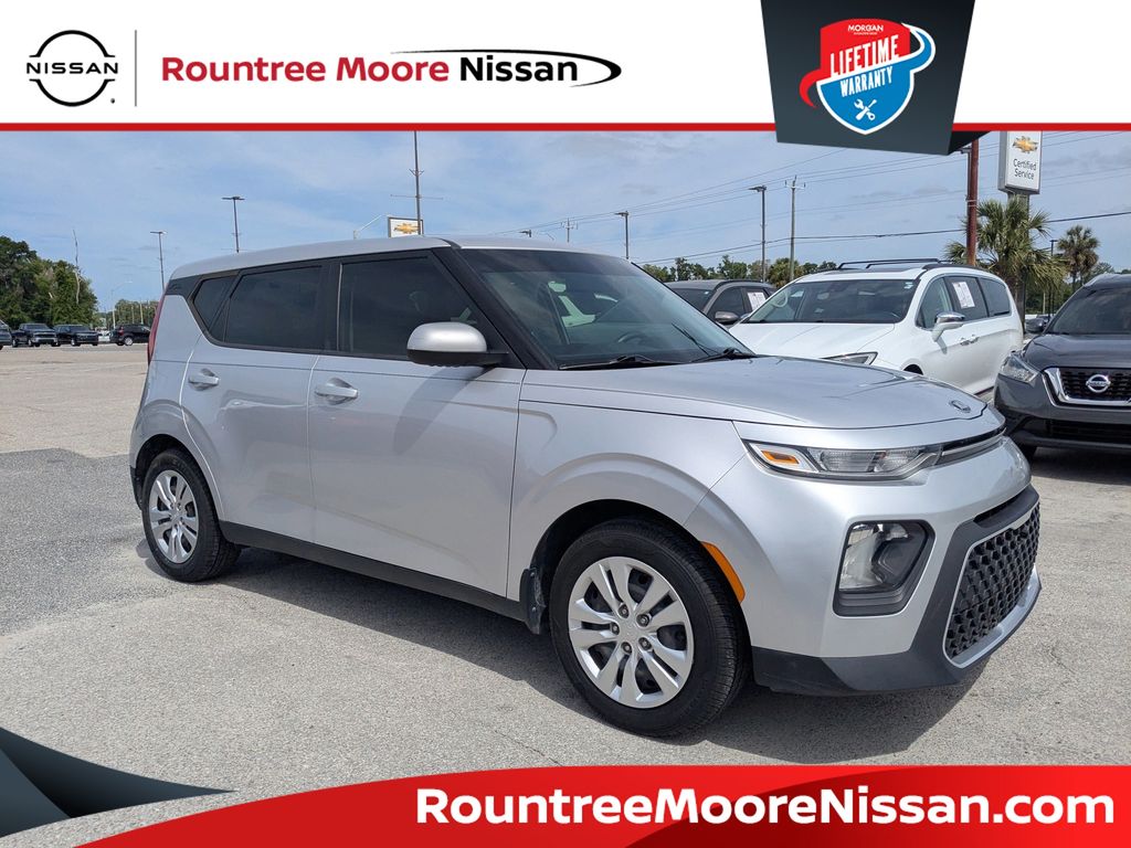 Sparkling Silver 2020 Kia Soul LX FWD SUV / Crossover Front-Wheel Drive