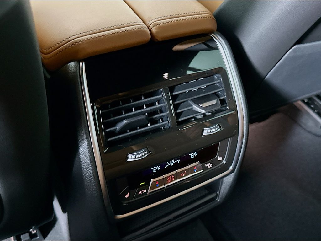 Thumbnail: 2026 BMW X5 - 18