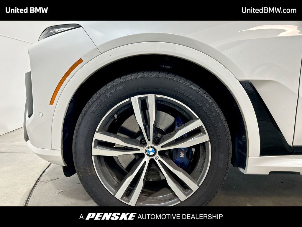 2023 BMW X7 xDrive40i 10