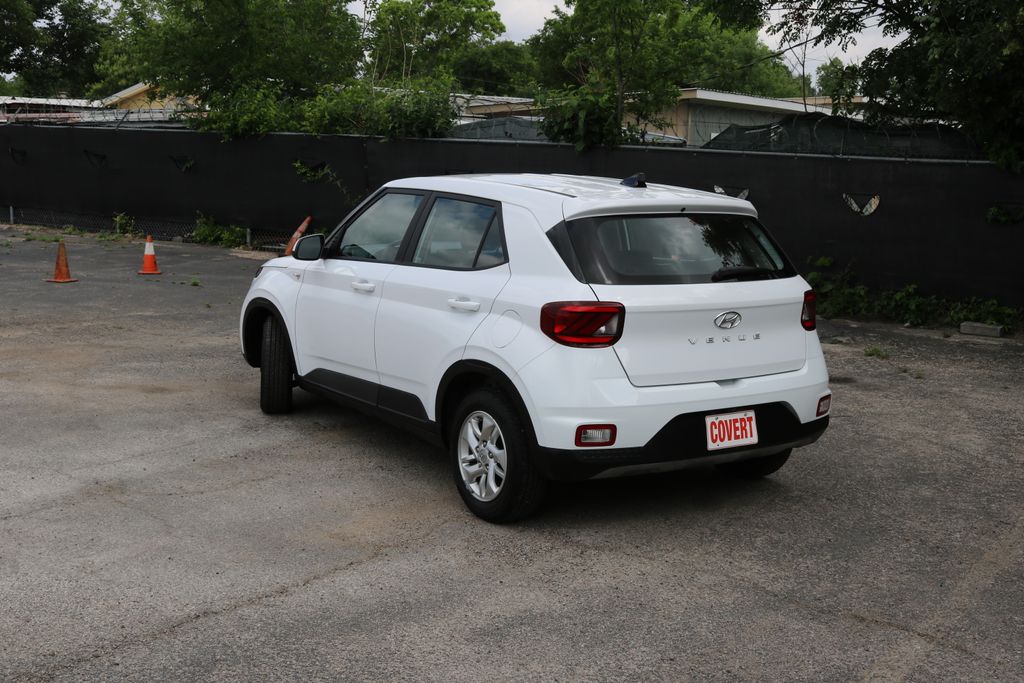 Used Car 2022 Hyundai Venue  Se For Sale Under $20,000 In Austin, Texas