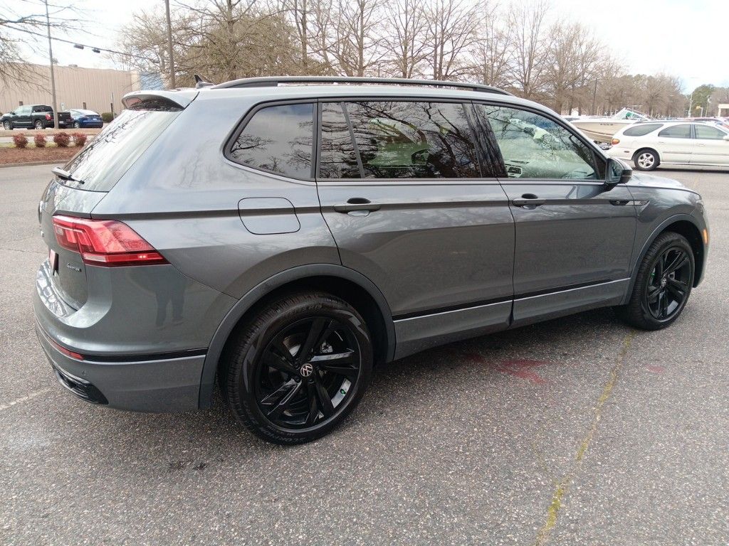 2024 Volkswagen Tiguan 2.0T SE R-Line Black 5