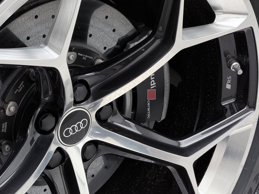 Thumbnail: 2026 Audi RS Q8 - 14