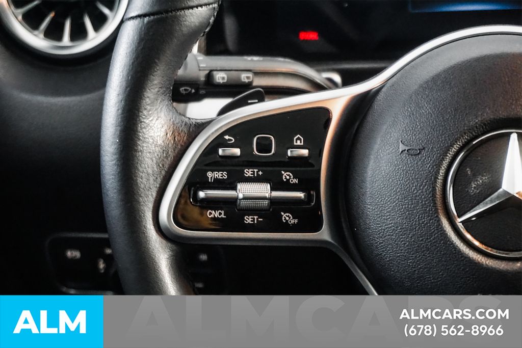 Used 2022 White Mercedes-Benz GLB 250 image 29