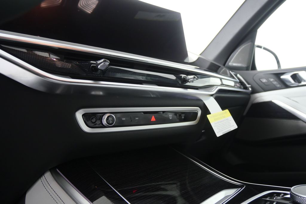 Thumbnail: 2026 BMW X5 - 21