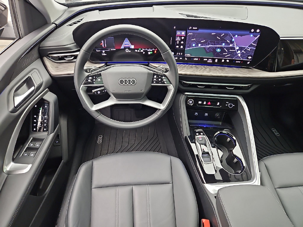Thumbnail: 2025 Audi Q5 - 11