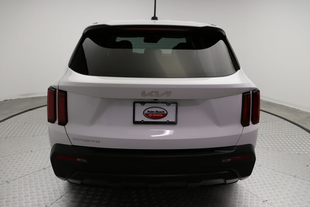Thumbnail: 2023 Kia Sorento - 10