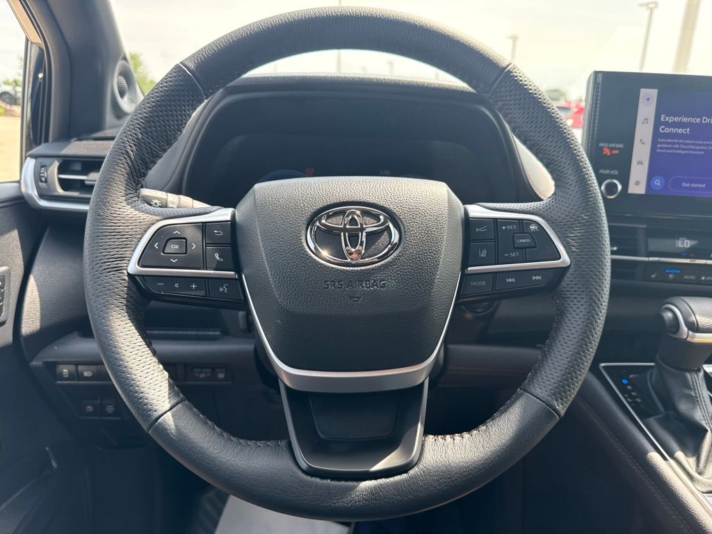 Used 2025 Toyota Sienna Van