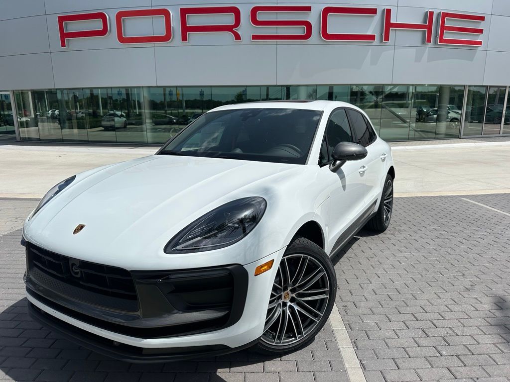 Thumbnail: 2025 Porsche Macan - 1