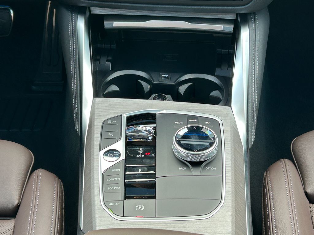 Thumbnail: 2026 BMW i4 - 27