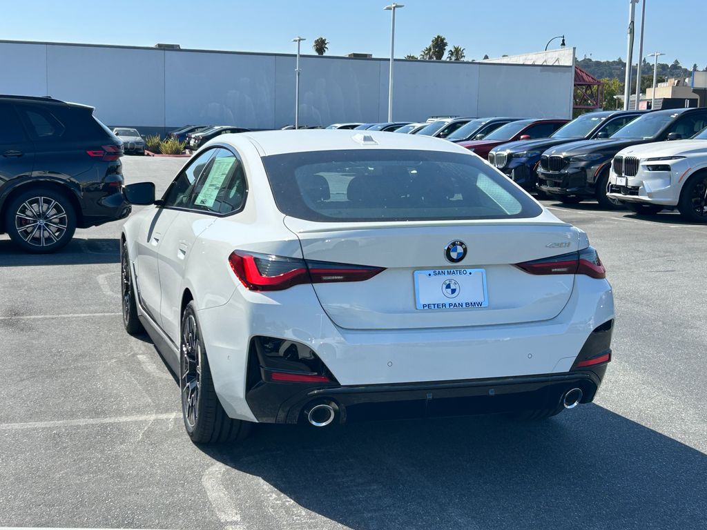 Thumbnail: 2026 BMW 4 Series - 3