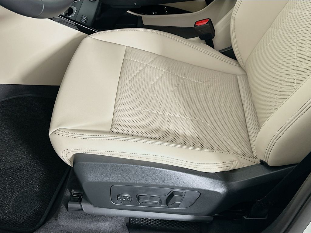 2025 BMW X1 xDrive28i 21