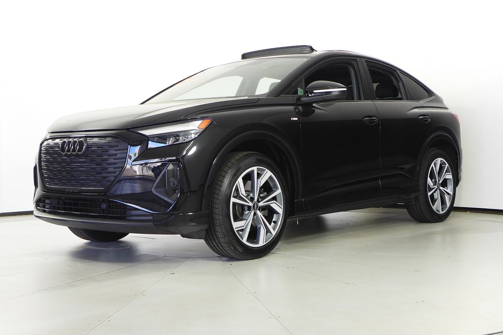 Thumbnail: 2023 Audi Q4 e-tron - 2