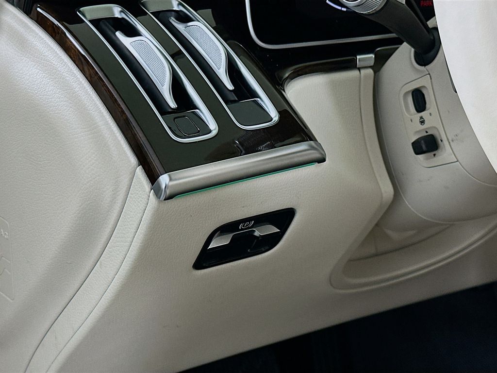 Thumbnail: 2023 Mercedes-Benz S-Class - 10