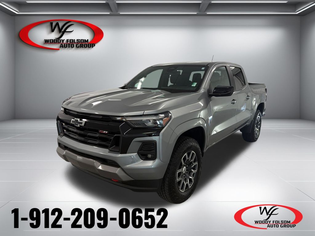 Sterling Gray Metallic 2024 Chevrolet Colorado Pickup Truck Four-Wheel Drive 8-Speed Automatic