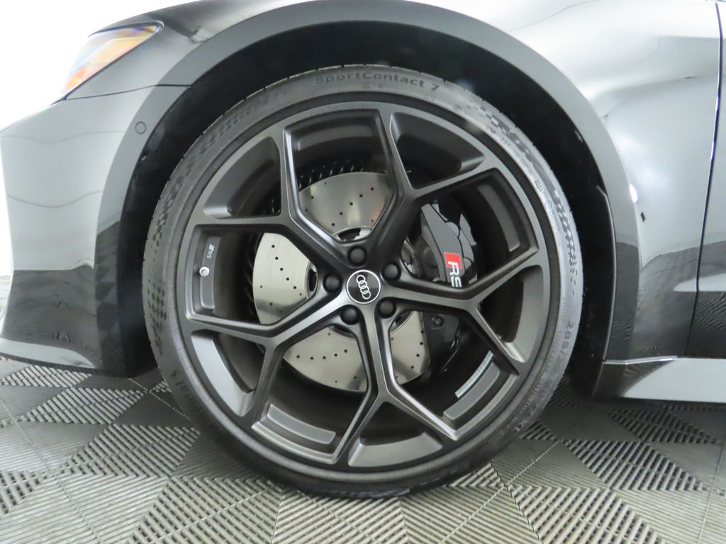 Thumbnail: 2025 Audi RS 7 - 32