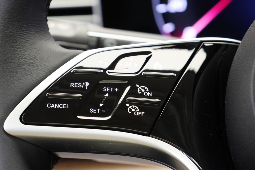 Thumbnail: 2026 Mercedes-Benz GLE - 21