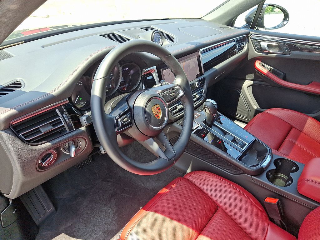 Thumbnail: 2024 Porsche Macan - 4