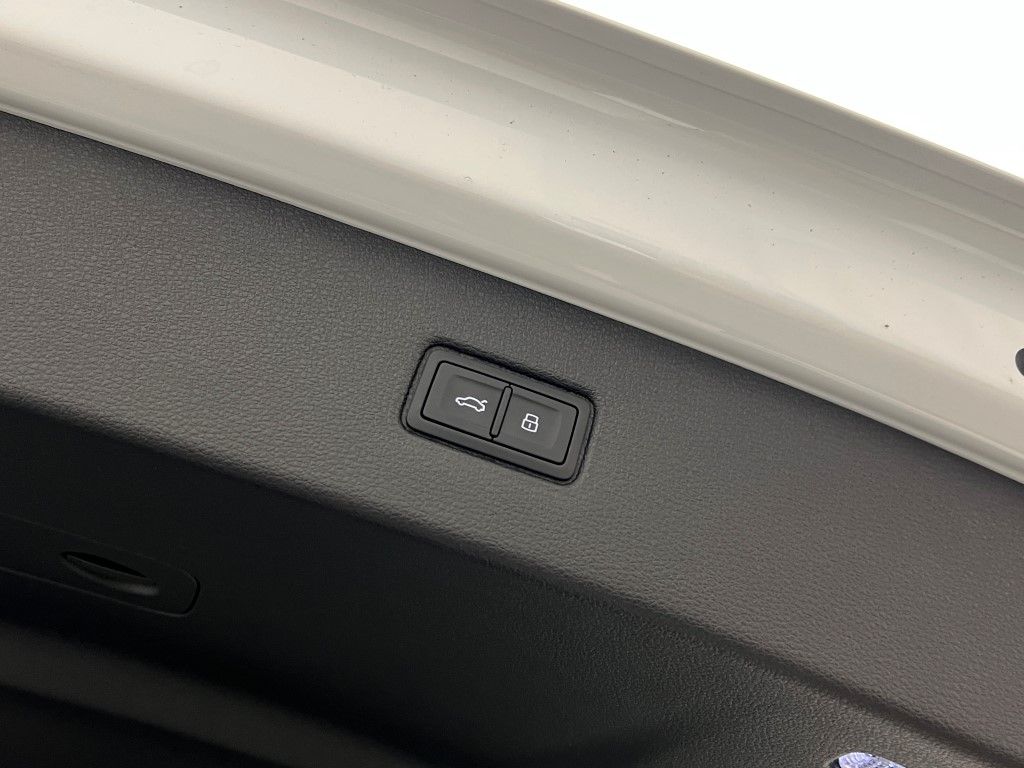 Thumbnail: 2026 Audi Q7 - 12