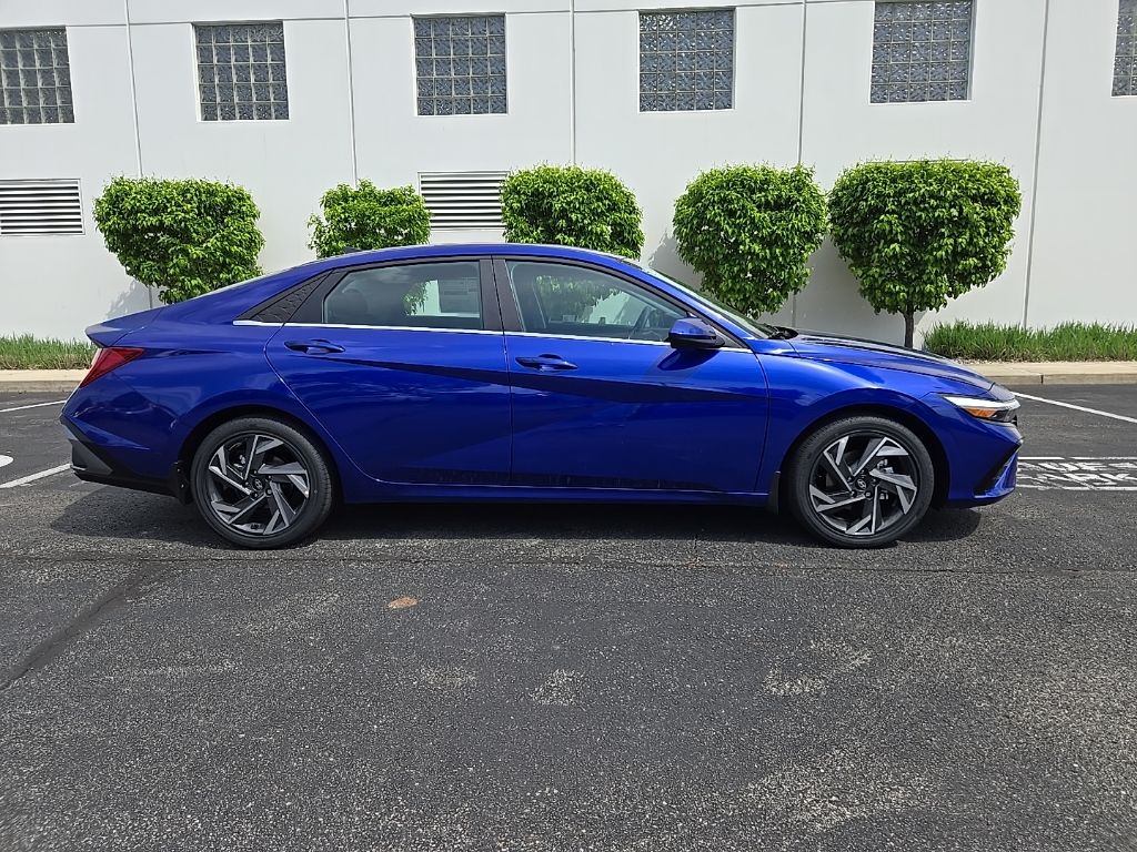 2025 Hyundai Elantra SEL 8