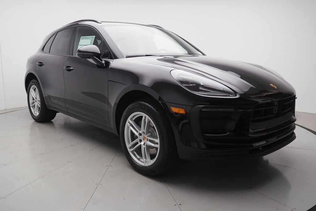 Thumbnail: 2026 Porsche Macan - 3