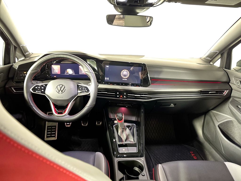 2024 Volkswagen Golf GTI SE