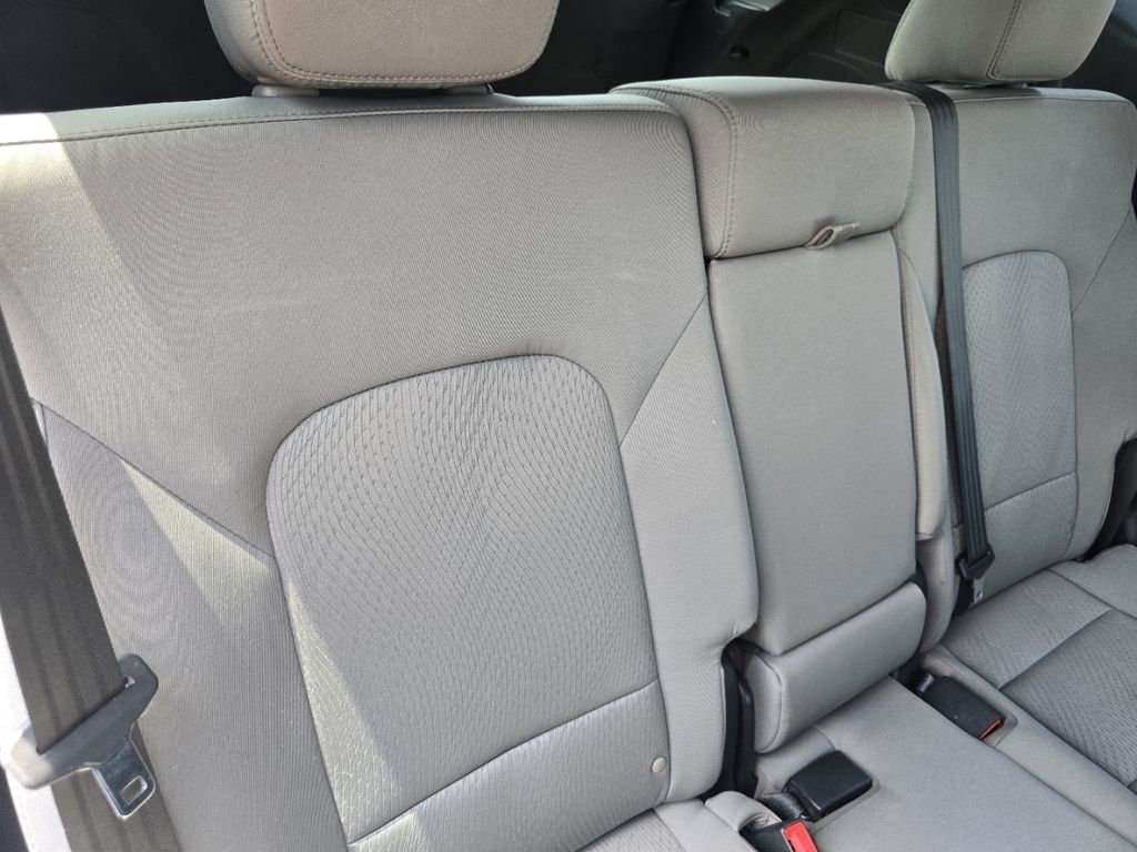 Used 2018 Silver Hyundai  image 20