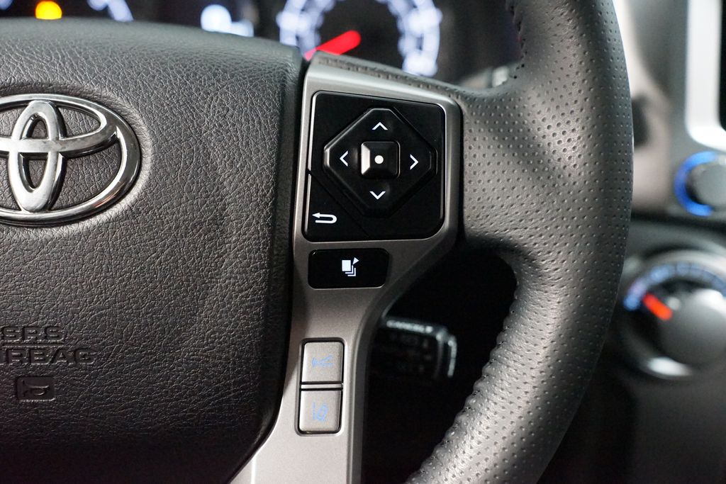 Thumbnail: 2022 Toyota 4Runner - 14