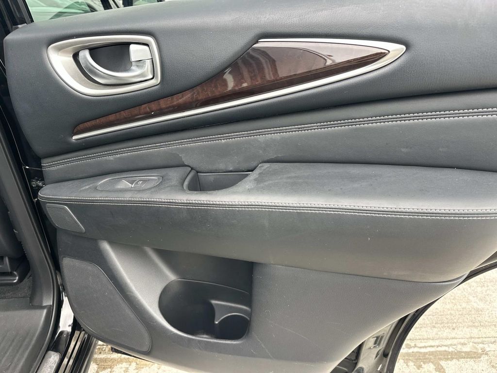 Thumbnail: 2016 INFINITI QX60 - 22