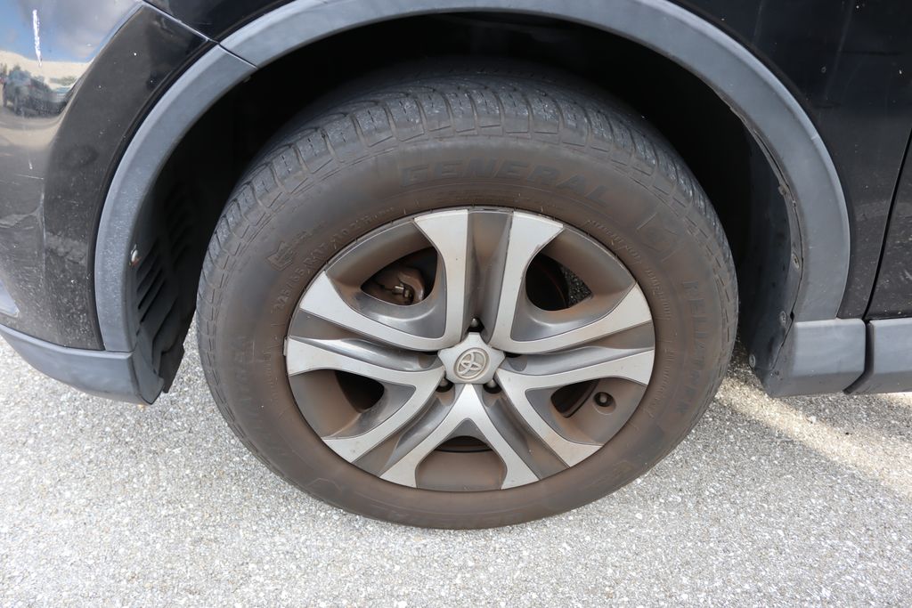 Thumbnail: 2018 Toyota RAV4 - 4