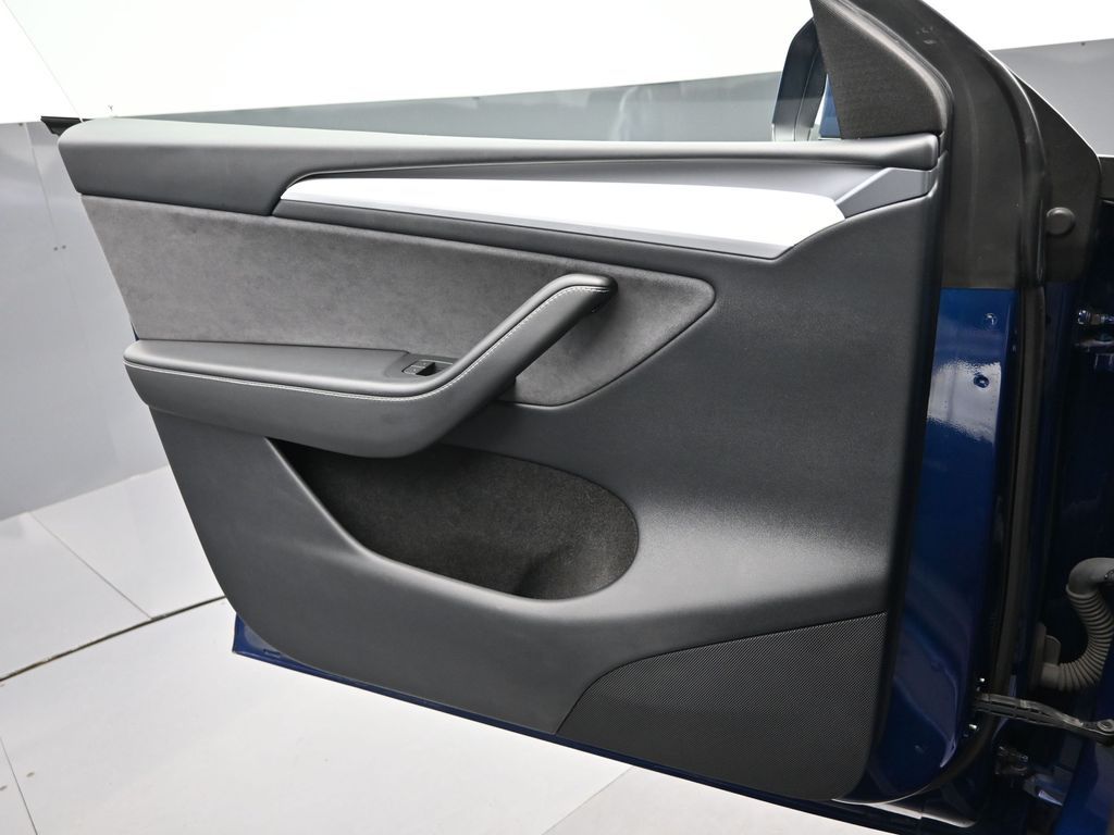 2024 Tesla Model Y Long Range Dual Motor All-Wheel Drive