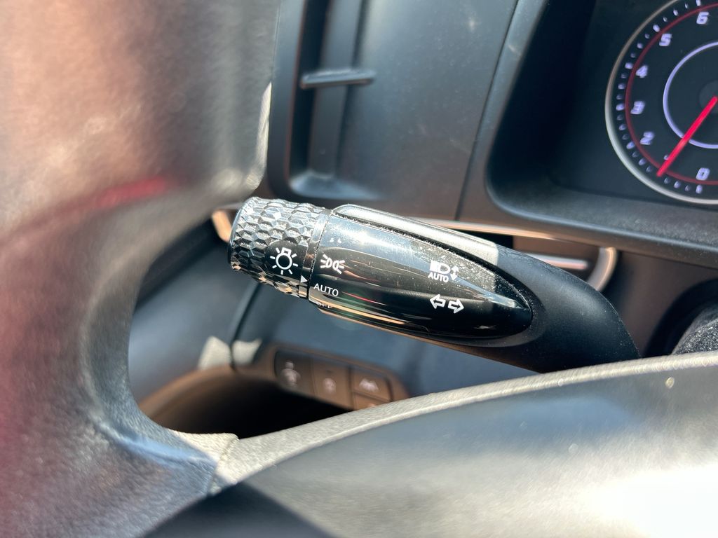 Thumbnail: 2021 Hyundai Elantra - 18
